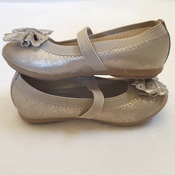 Cherokee Champagne Metallic Baby Toddler Girls Size 7 Shoes - Picture 7 of 10